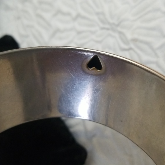 Silver Tone Hammered Fashion Fun Bracelet - Picture 3 of 6